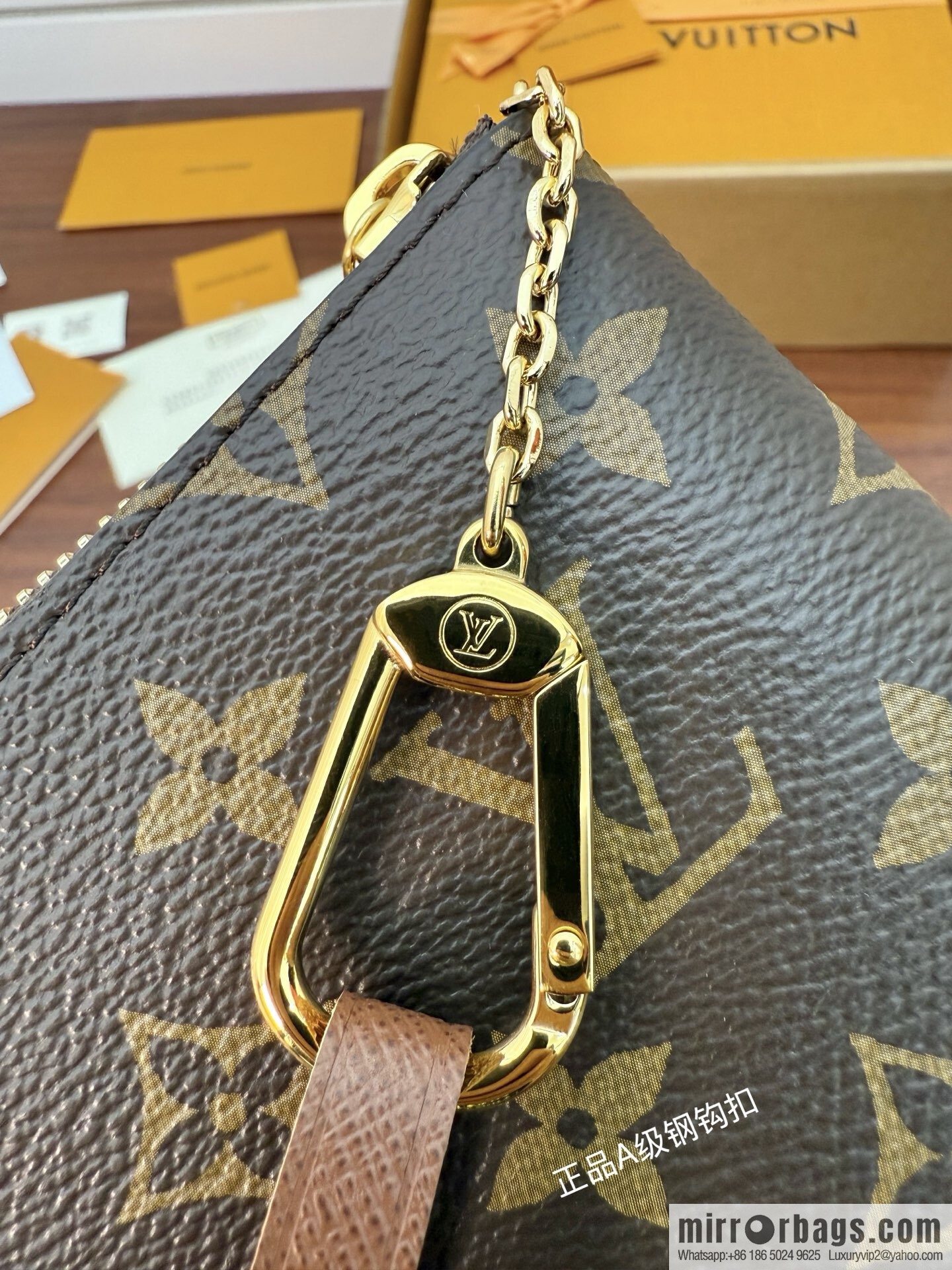 LV M13560 Key Pouch M