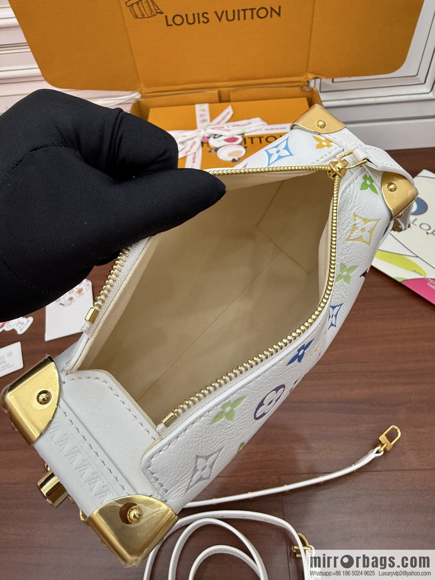 LV M14046 LV x TM Side Trunk MM