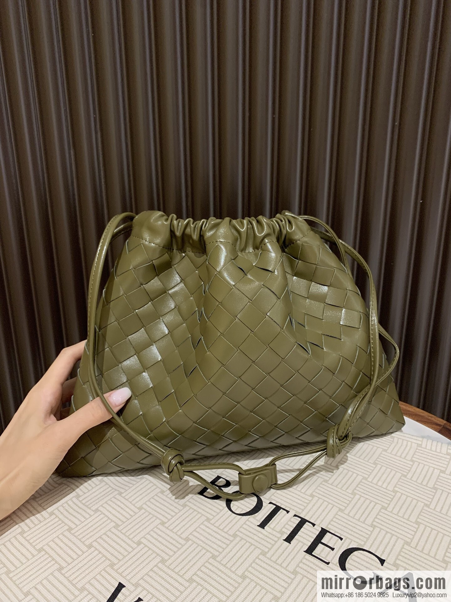 BV medium Dustbag clutch bag 796728 seaweed green