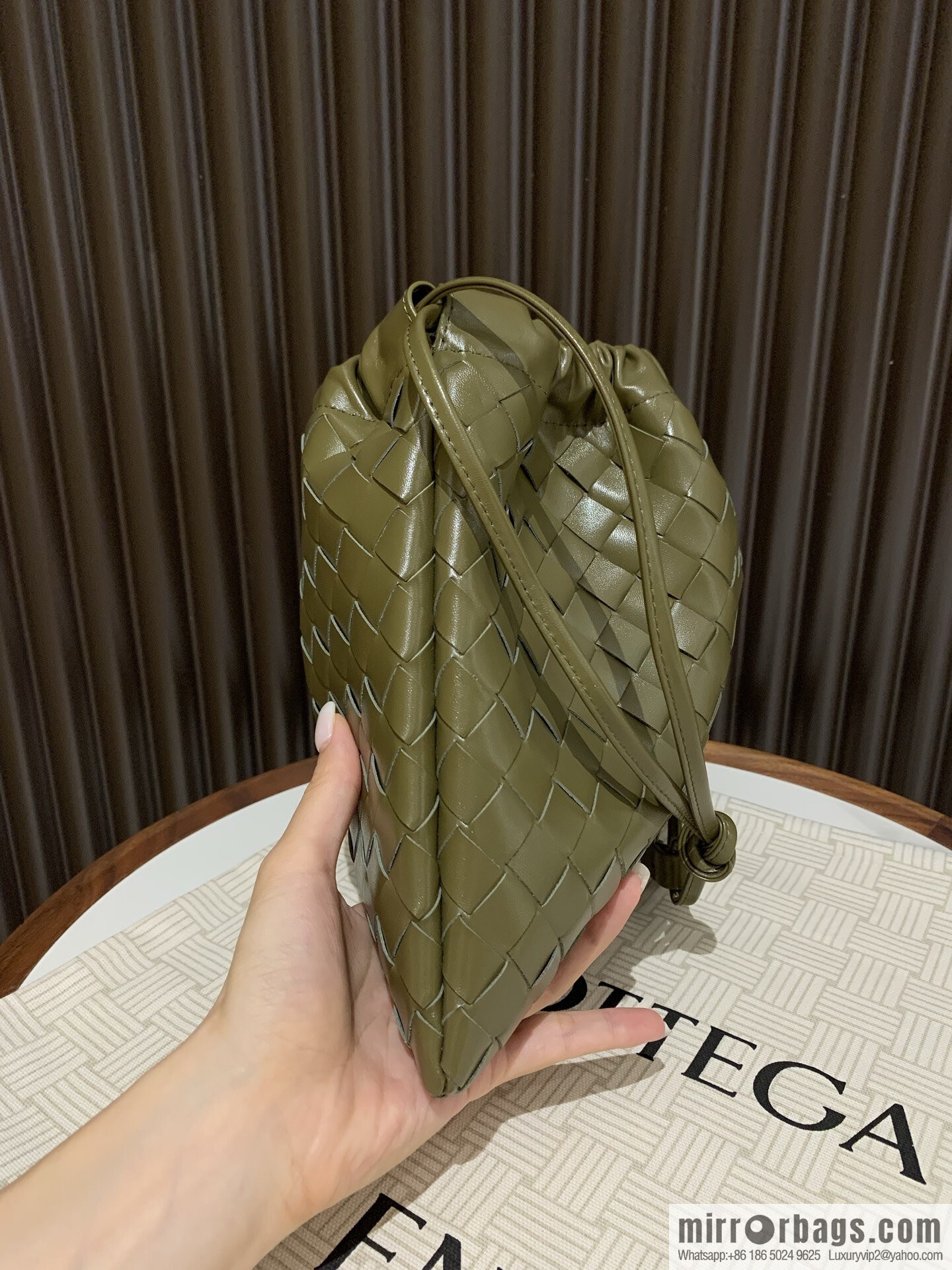 BV medium Dustbag clutch bag 796728 seaweed green