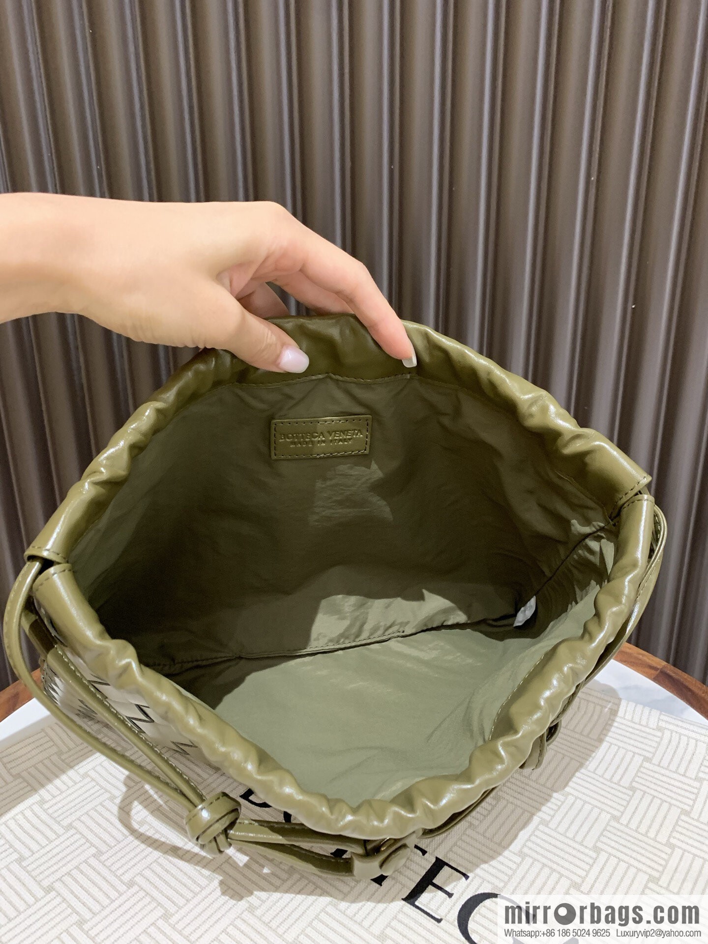 BV medium Dustbag clutch bag 796728 seaweed green
