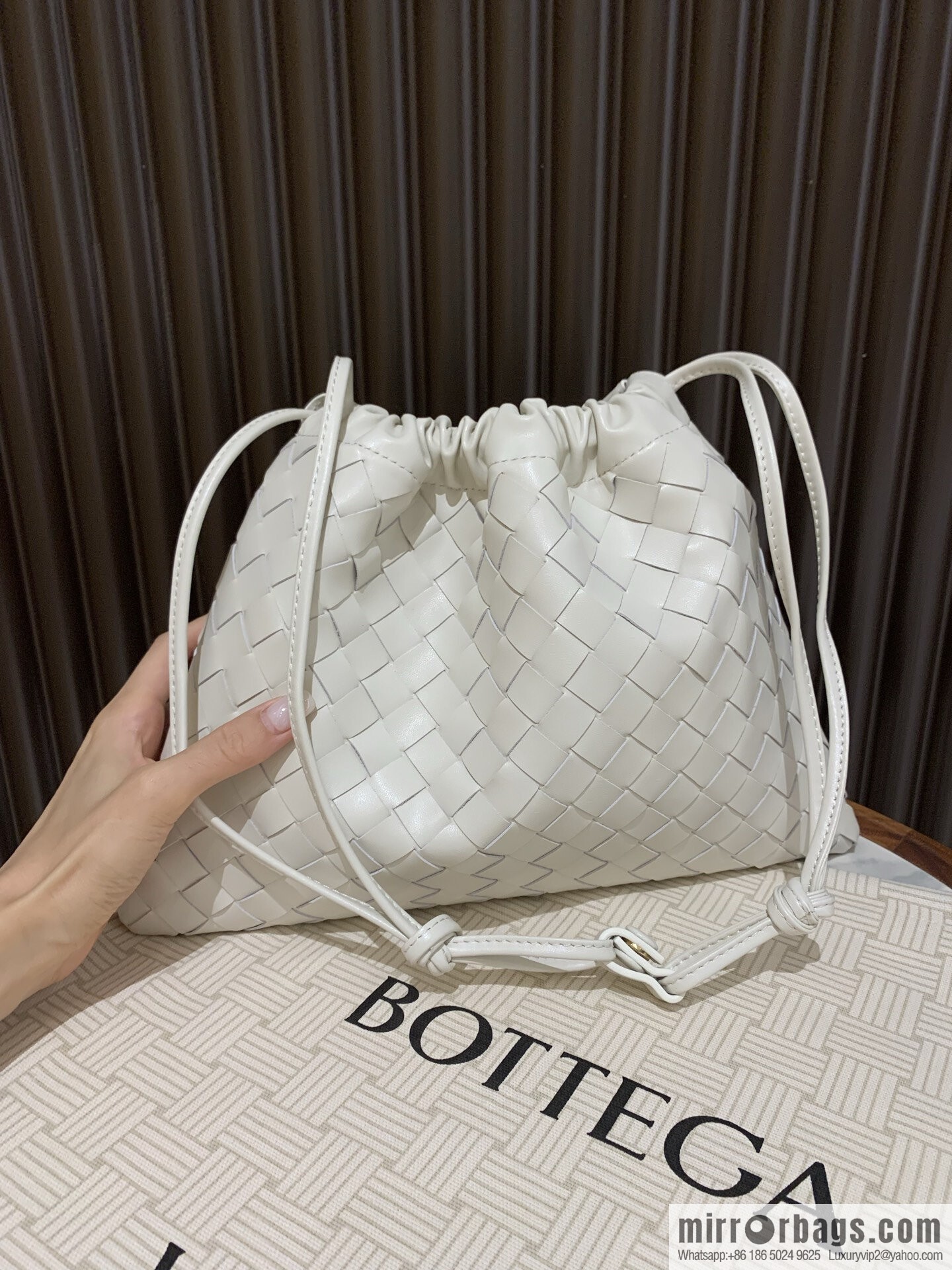 BV medium Dustbag clutch bag 796728 chalk white