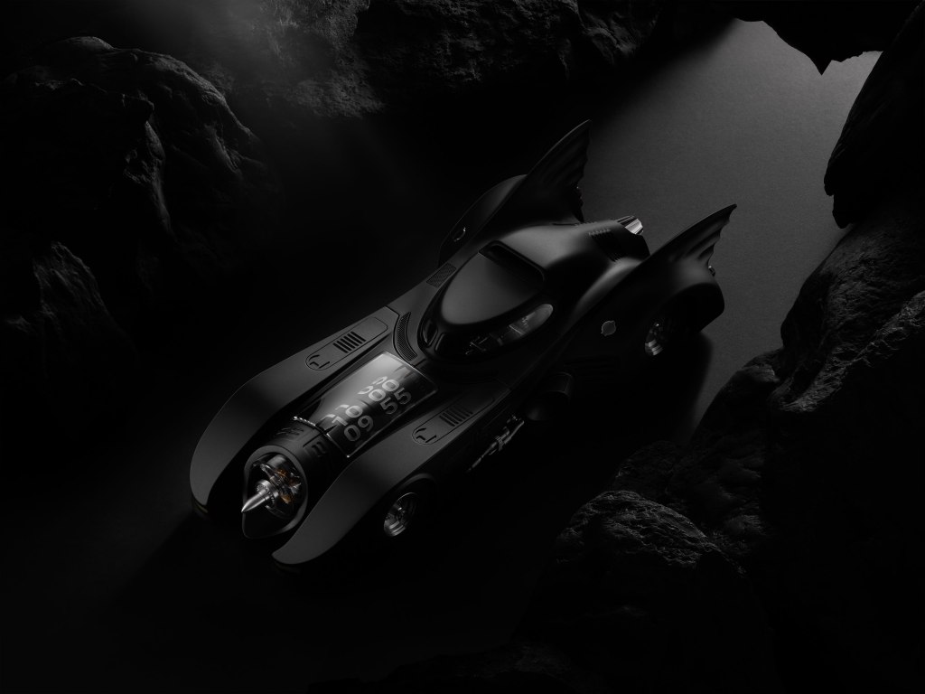 Kross Studio 1989 Batmobile Desk Clock