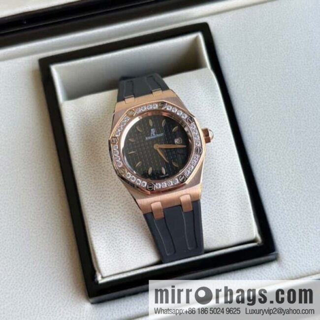 Tape RF Factory, Audemars Piguet Royal Oak Series Model 67601 Quartz Watch