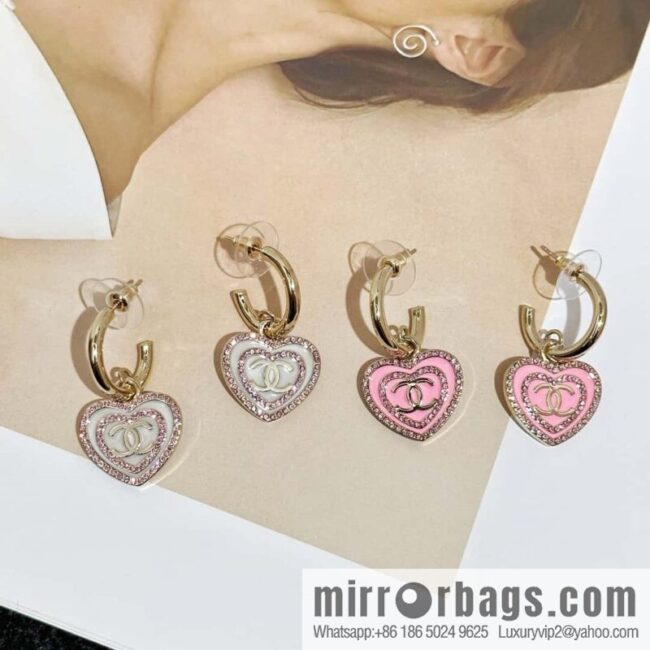 ❗️New ❗️ Chanel stud earrings ☀️ new ☑️ Chanel c2 double c peach heart love stud earrings ☀️