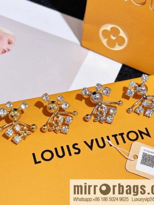 IMG_2756-800x800xmmuhtluvyf72487_20250630153428.jpg ❗️New ❗️ ❤️ ☀ Louis Vuitton LV CONSTELLATION stud earrings ☀
