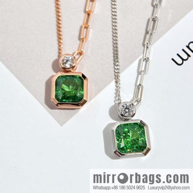 ❗️New ❗️ New ☑️ TIFFANY & Co. Tiffany Square Green Diamond Necklace