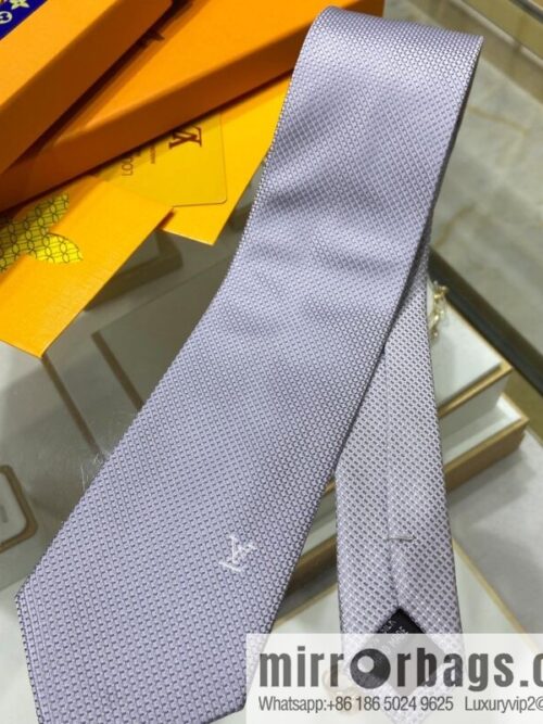 LV Louis Vuitton 100% Top Jacquard Silk Woven Checkered Tie
