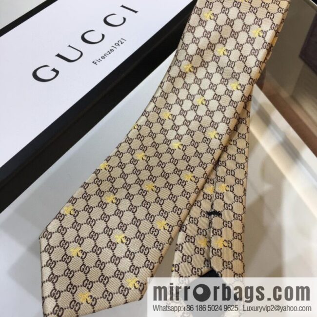 GUCCI Gucci 100% Top Jacquard Silk GG and Bee Tie