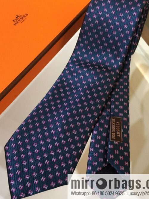 Hermes 100% Top Twill Silk Overlay Tie