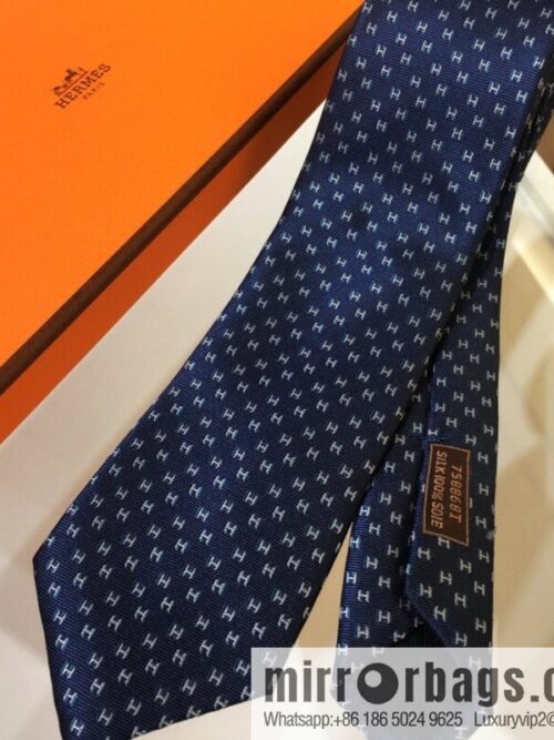 Hermes 100% Top Twill Silk Overlay Tie