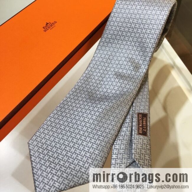 Hermes 100% Top Twill Silk H Jacquard Tie
