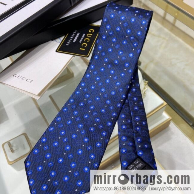 GUCCI Gucci 100% Top Jacquard Silk GG Flowers with Polka Dot Tie