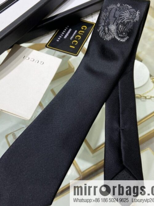 GUCCI Gucci 100% Top Jacquard Silk Tiger Tie
