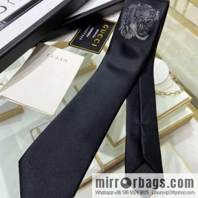 GUCCI Gucci 100% Top Jacquard Silk Tiger Tie