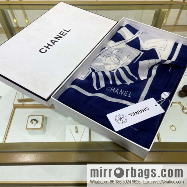 Chanel Xiaoxiang graphic combination long towel