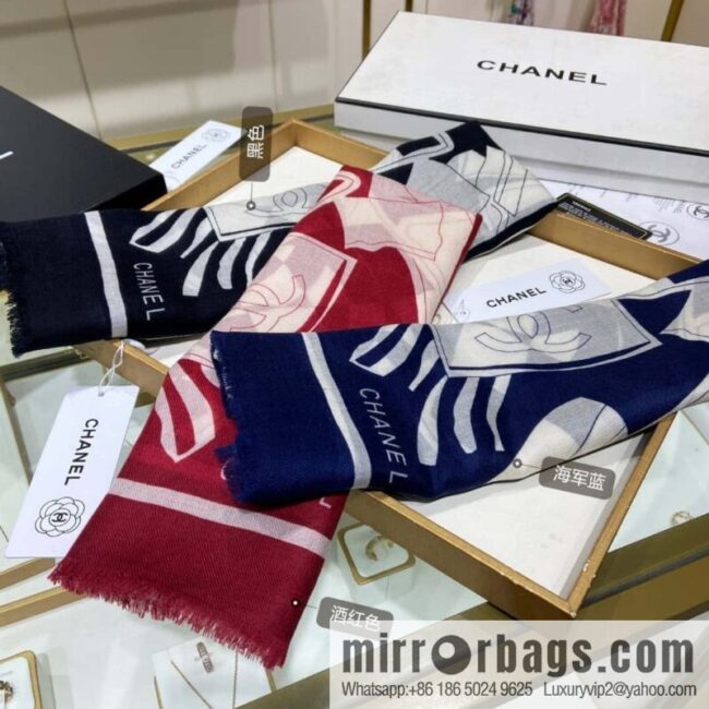 Chanel Xiaoxiang graphic combination long towel