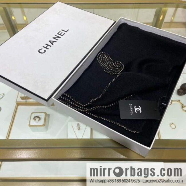 Chanel pearl pattern long towel