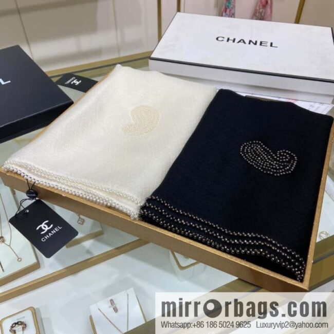Chanel pearl pattern long towel