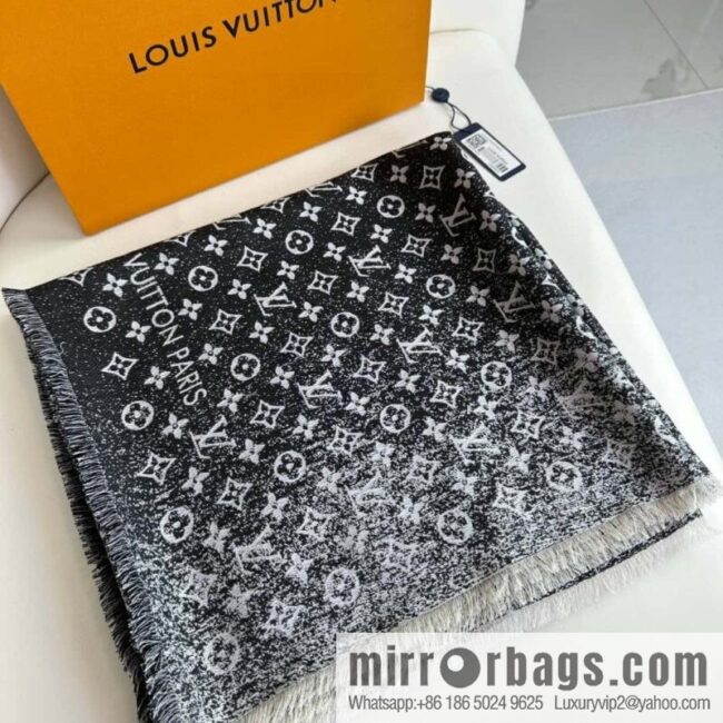 LV Louis Vuitton 23 spring new gradual change jacquard square