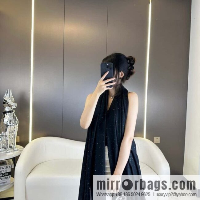 CHANEL ultra-fine wool cashmere yarn scarf