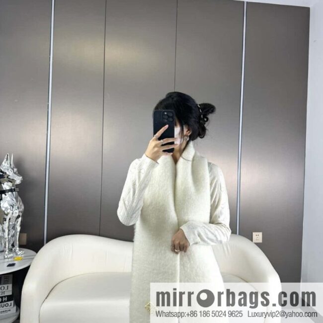 LOEWE new mohair brooch scarf