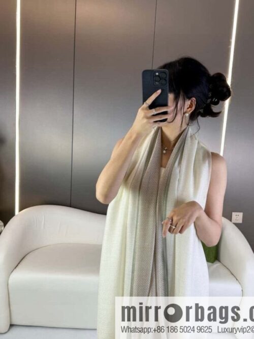 a1696775663537_0036-800x800422aemr0hug44960_20250629233240.jpg CHANEL 2023 new, cashmere scarf