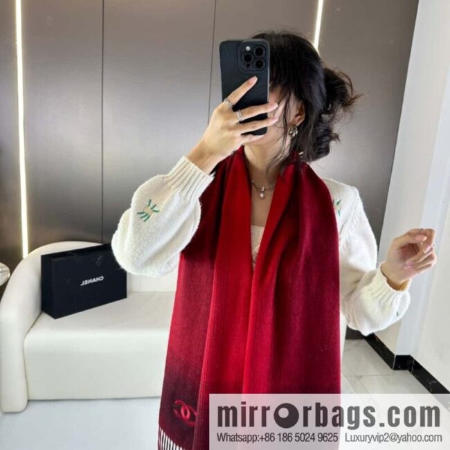 CHANEL 2023 new gradual change of color, fine cashmere scarf