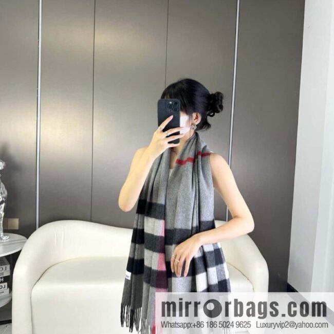 Burberry, classic big plaid shawl