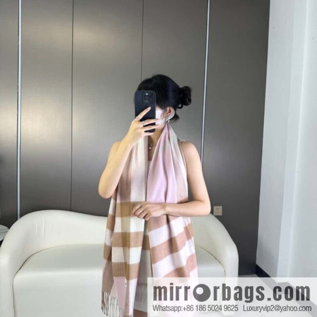 Burberry, classic big plaid shawl