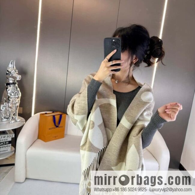 LV 2023 limited edition donkey home L gold thread large pattern shawl