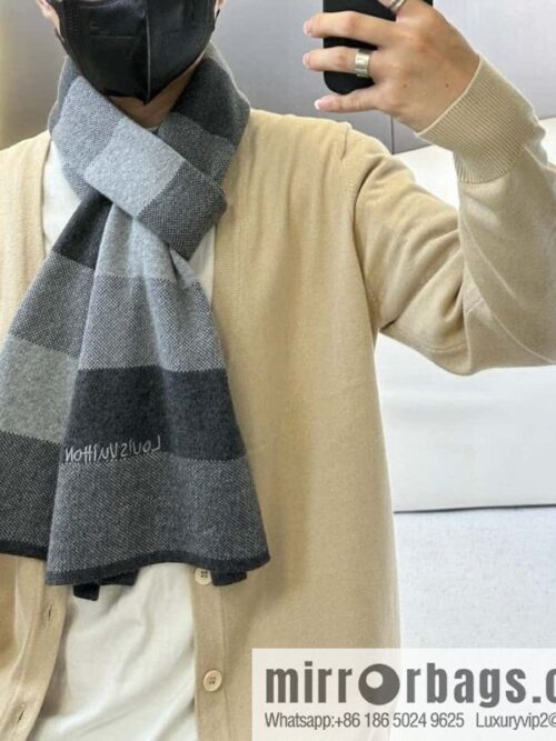 a1696864068778_8825-800x800x1dzhxssghy44616_20250629232925.jpg LV Knitted Striped, Unisex Scarf