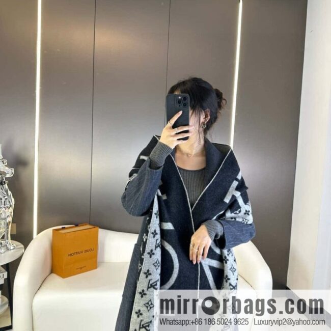 LV double color, cashmere small shawl.