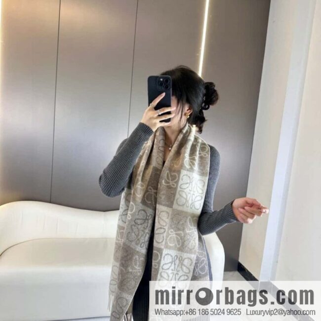 LOEWE classic logo style scarf