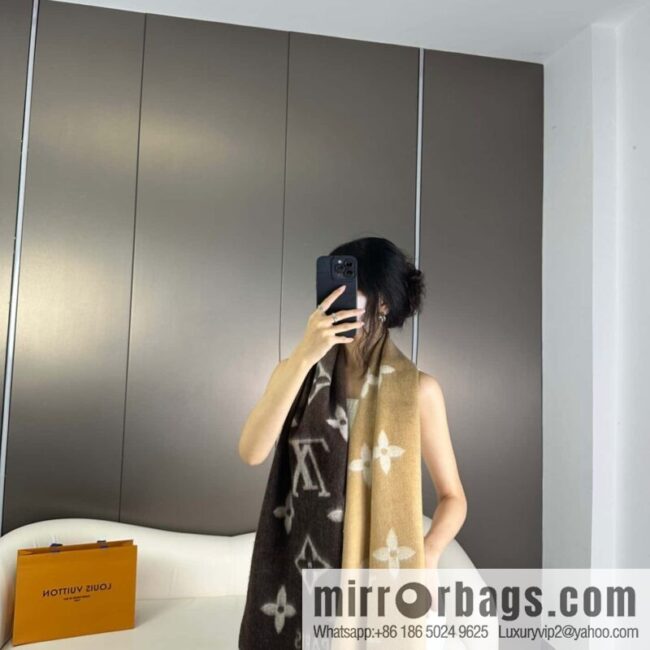 LV 𝑹𝒆𝒚𝒌𝒋𝒂𝒗𝒊𝒌 Double Sided Cashmere Scarf