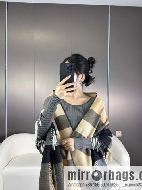 Burberry, the latest logo plaid cape large shawl