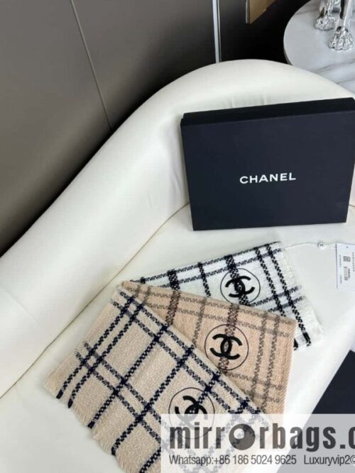 a1698247004194_5860-800x800u0b4f0z3qgp21855_20250625215219.jpg CHANEL 2023 Chanel new plaid scarf