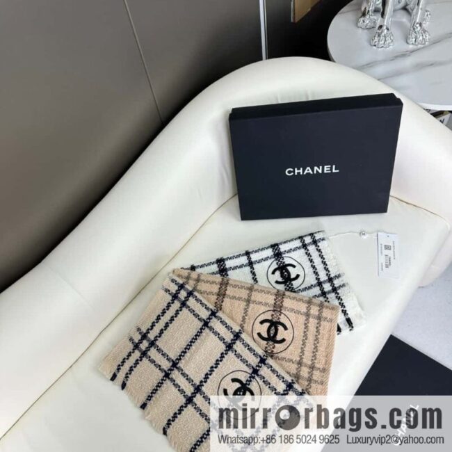 CHANEL 2023 Chanel new plaid scarf