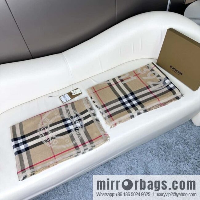Burberry, Classic Alphabet Plaid Towel