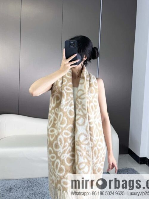 a1701709780974_8035-800x800iy4slwxxyvl20701_20250625211451.jpg LOEWE new wool mohair scarf