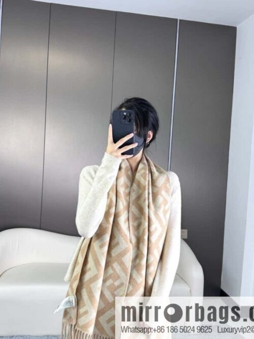 a1703524548749_0435-800x800yas4xfpnjta8412_20250625135442.jpg FENDI long fringed cashmere scarf