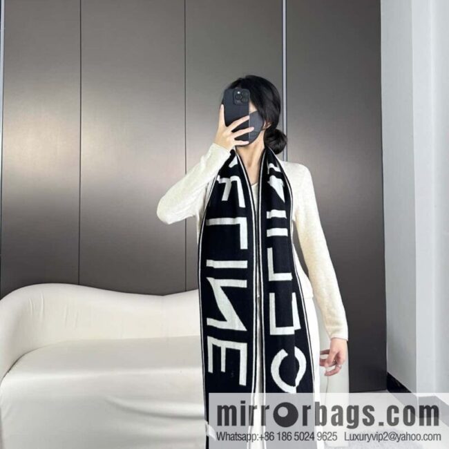 CHANEL imported wool cashmere yarn, black and white scarf