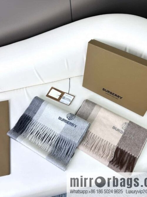 a1704127591196_5564-800x800wz1szycw4xv8368_20250625135306.jpg Burberry, top cashmere scarf