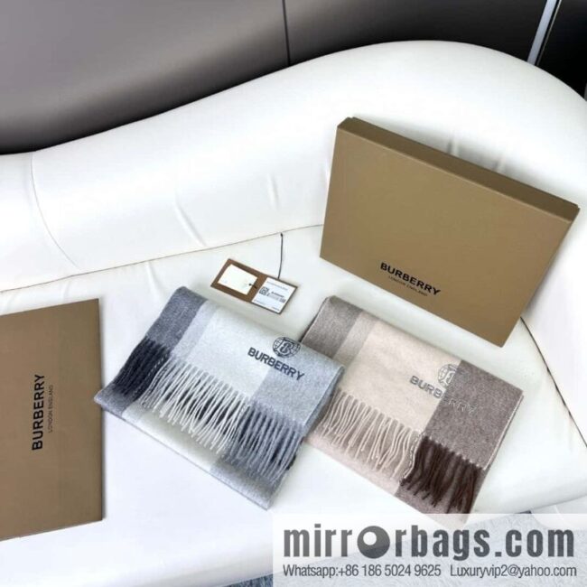 Burberry, top cashmere scarf
