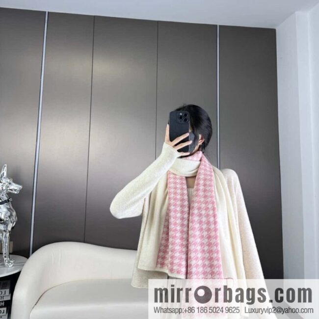 DIOR limited edition cashmere knitted scarf