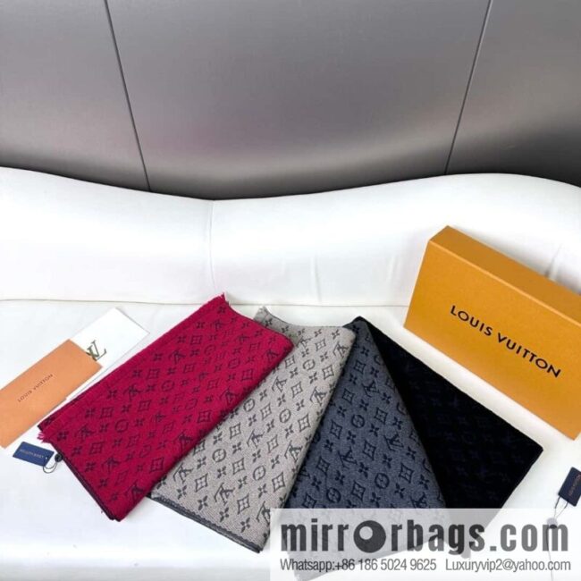 LV men\'s cashmere scarf