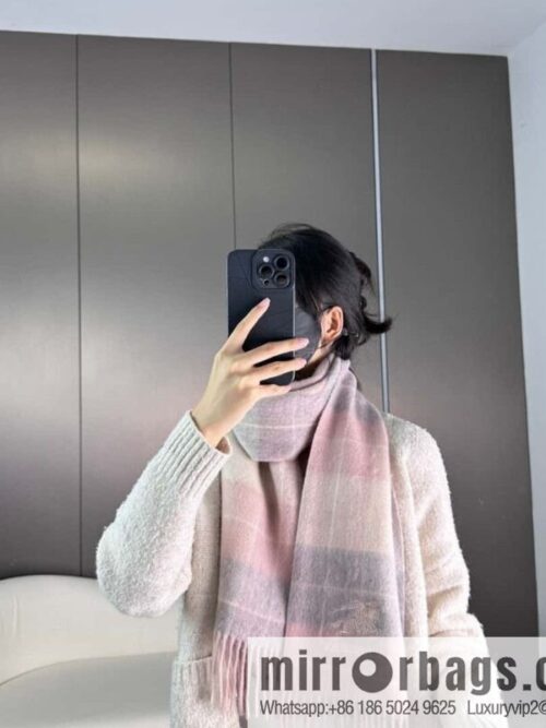 a1704990887965_7502-800x800hnf51pywayg7667_20250625132438.jpg 2023 burberry counter grade classic cashmere plaid scarf