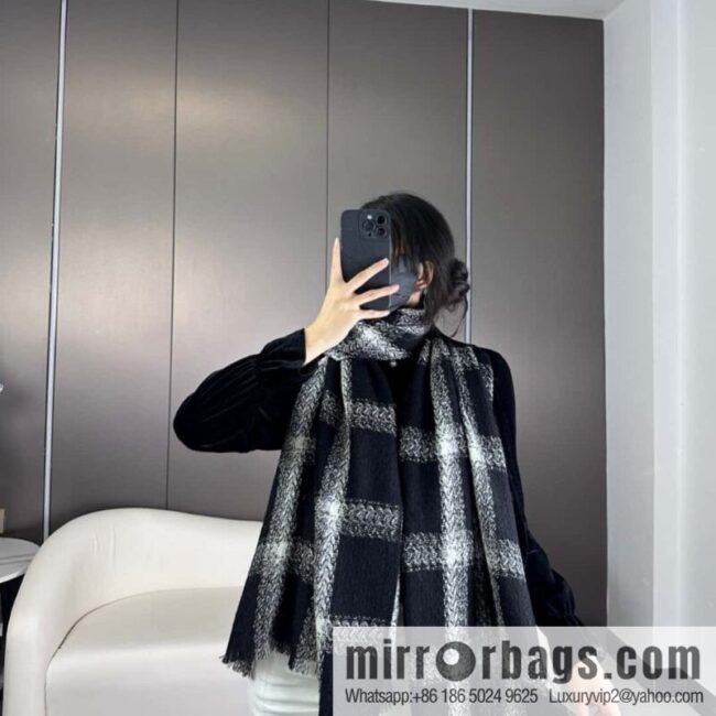 CHANEL autumn and winter new products · cashmere shrink shawl scarf