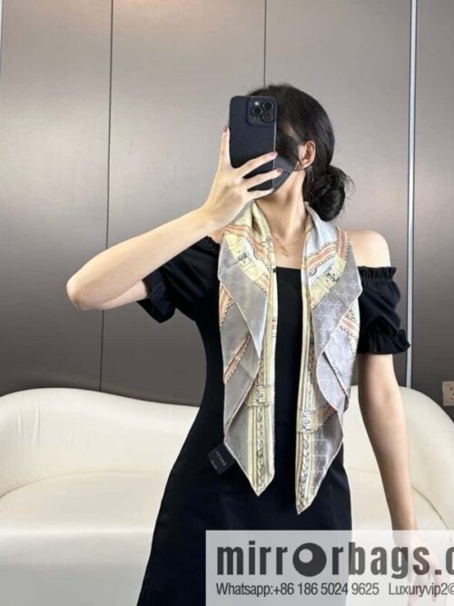 GUCCI dark pattern satin silk towel