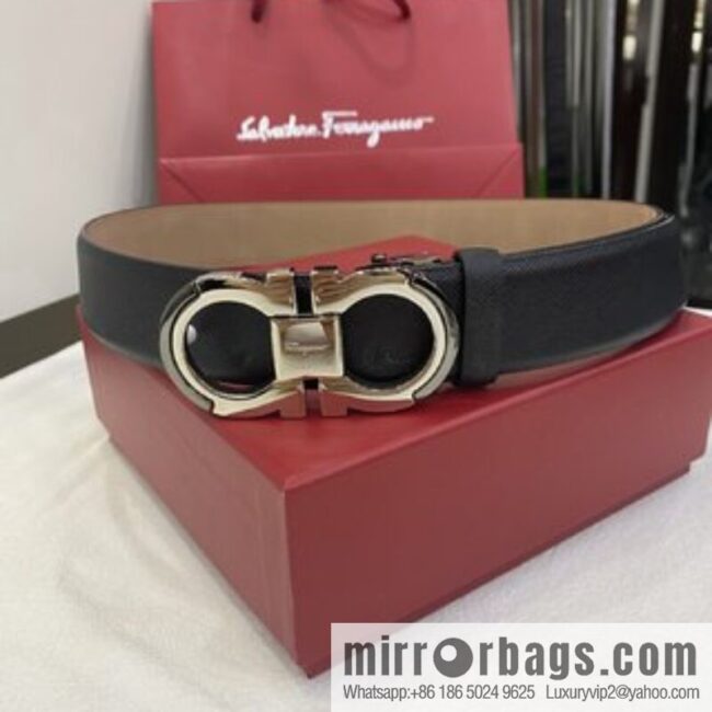 Ferragamo\'s new 3.5cm Gancio double-circle intercolored edge metal clip buckle, with the first layer of cowhide belt